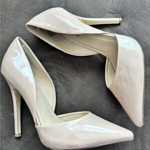 Nude Pumps
